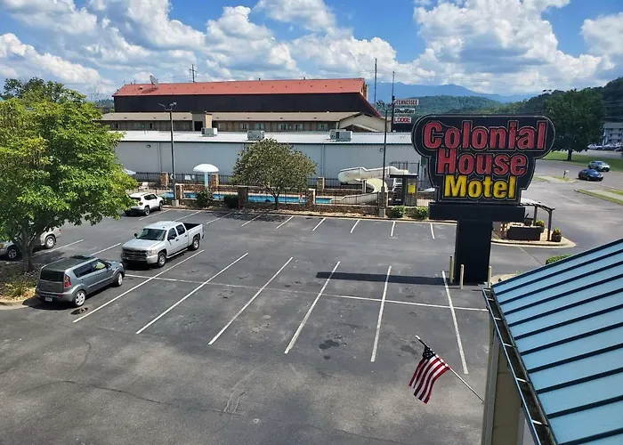 Colonial House Motel